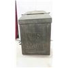 Image 3 : 4 V intage Grates, USA Mail Box, Decorative Arrow