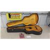 Image 1 : Antonio Hermosa AH8 Classical Acoustic Guitar with Hard Case