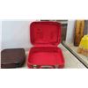 Image 2 : Cake Pop Bakery Kit, Wind Chime, Suitcase