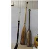 Image 4 : 4 Oars, 3 Buoys, Minnow Bucket