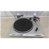 Image 2 : Technics Direct Drive Turn Table Model SL-D202 with Dust Cover