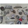 Image 8 : Approx. 50 Auto Emblems, Steering Wheel, Center Rad Cap, Plus