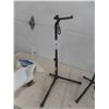 Image 2 : 3 Guitar Stands