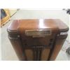 Image 2 : Philco Cabinet Radio 38'' x 25'' x 11'' 