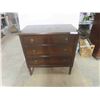 Image 1 : 3 Drawer Dresser 33'' x 32'' x 18'' 