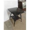 Image 2 : Parlor Table 29'' x 24'' x 24'' 
