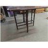 Image 3 : Walnut Gate Leg Table Extended Size 30'' x 36'' x 44'' 