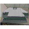 Image 2 : 2 Jerseys Without Teams Size Large & X-Large