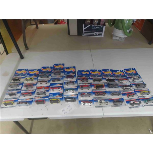(40) 1998 Diecast Hotwheels , All in Packages