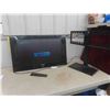 Image 1 : Samsung 32'' TV with Remote and Stand