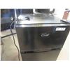 Image 2 : Master Chef Bar Fridge with Freezer 33'' x 18 1/2'' x 20''