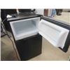 Image 4 : Master Chef Bar Fridge with Freezer 33'' x 18 1/2'' x 20''