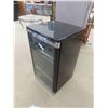 Image 2 : Vinotemp Wine/Bar Fridge 35'' x 19'' x 19''