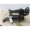 Image 3 : Singer Electric Sewing Head with Foot Press and Booklet