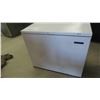 Image 1 : General Chest Freezer 34'' x 41 1/2'' x 21 1/2''