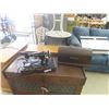 Image 1 : Singer Sewing Machine with Case