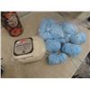 Image 2 : Large Variety of Knitting Needles and Yarn