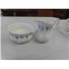 Image 2 : Royal Albert Cream Sugars & Tea Pot: Memory Lane, Blossom