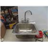 Image 1 : Bar Sink with Taps and Faucet
