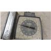 Image 2 : 2 Hanson Dairy Scales (1) Model 663 , 27.2KG (1) Model K8920G, Capacity 