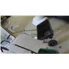 Image 2 : 2 Grass Seed/Fertilizer Broadcasters