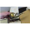 Image 2 : 4 Polished Brass Right Handed Door Handles 
