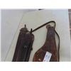 Image 4 : 2 Vintage Leather Gun Cases