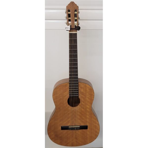 CLASSICAL BLONDE ACOUSTIC 6 STRING GUITAR