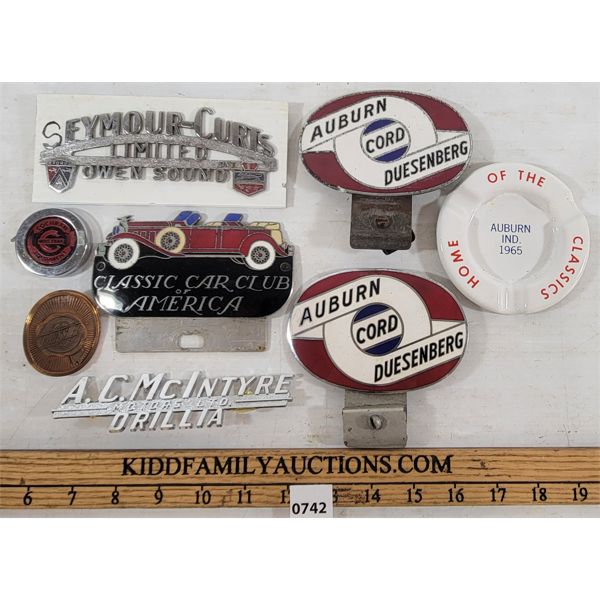 LOT OF 8 - AUTOMOBILE COLLECTIBLES - INCL ASH TRAY & AUBURN LICENCE PLATE TOPPERS, ETC.