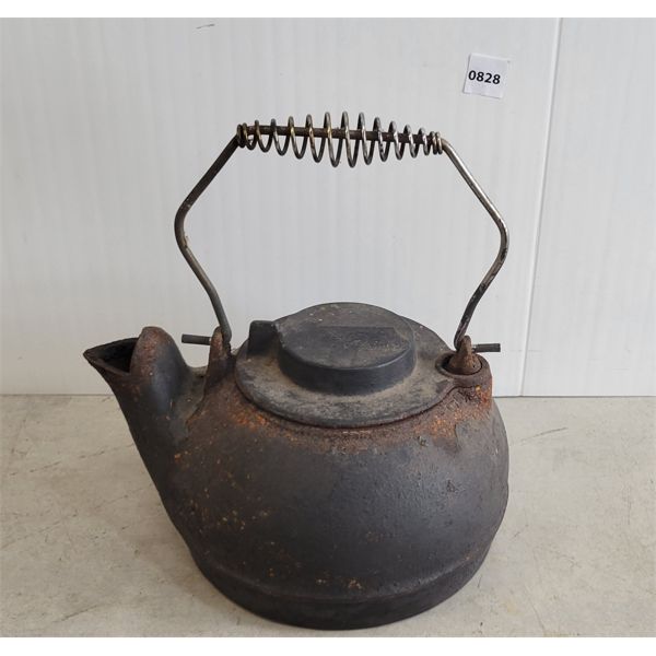 CAST IRON KETTLE 