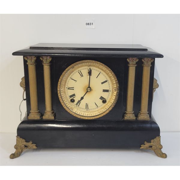 CATHEDRAL COLUMN MANTLE CLOCK W/ WINDING KEY