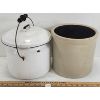 Image 2 : LOT OF 2 - ENAMEL POT & 2 GAL CROCK