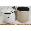 Image 3 : LOT OF 2 - ENAMEL POT & 2 GAL CROCK