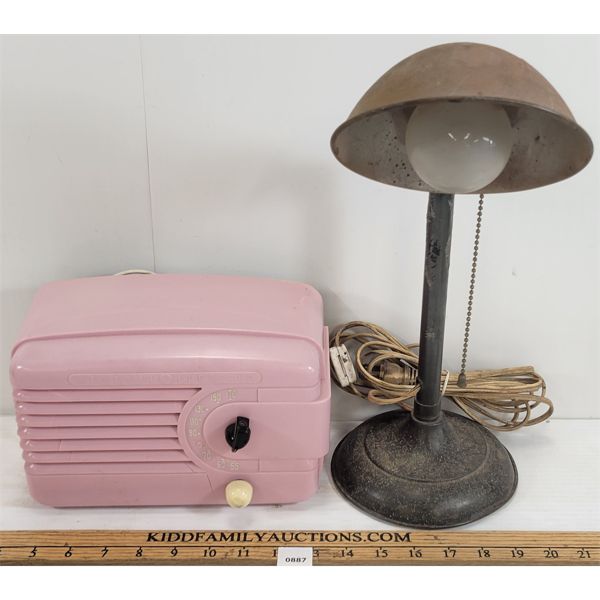 LOT OF 2 - PINK BAKELITE GENERAL ELEC RADIO & TABLETOP LAMP 