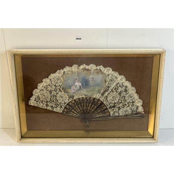 FRAMED VICTORIAN (?) LACE HAND HELD FAN