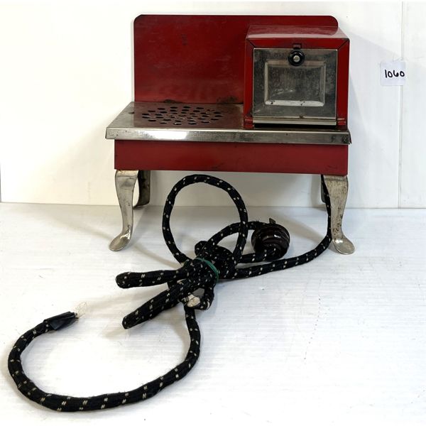 METAL WARE CORPS SALESMAN SAMPLE STOVE