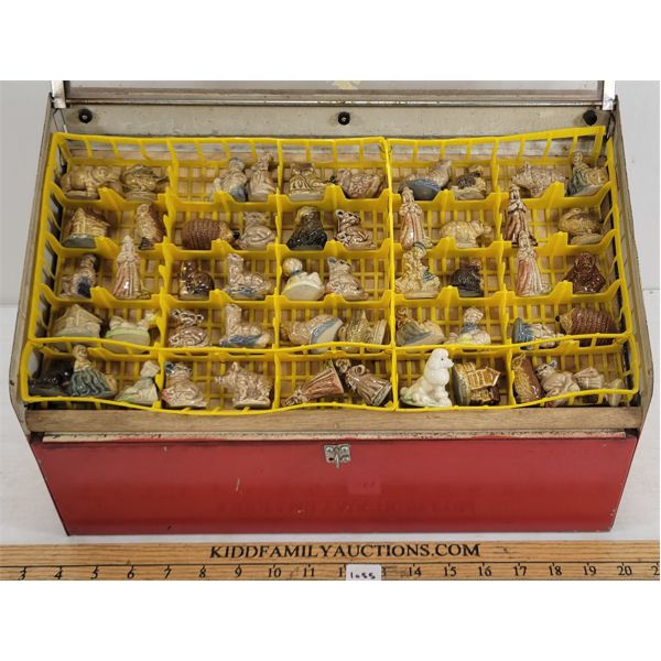 QTY OF WADE FIGURINES W/ DISPLAY 