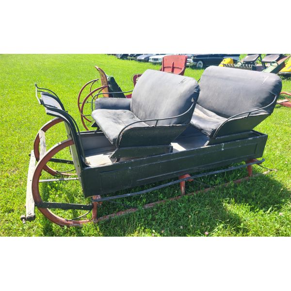 ANTIQUE 4 SEATER BOB SLEIGH