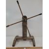 Image 2 : ANTIQUE WOOL SKEIN WINDER