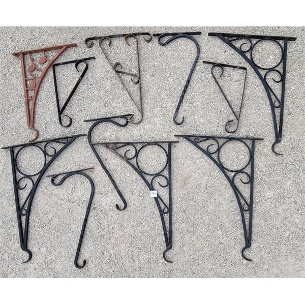 LOT OF 11 - DECORATIVE SHELF BRACKETS 