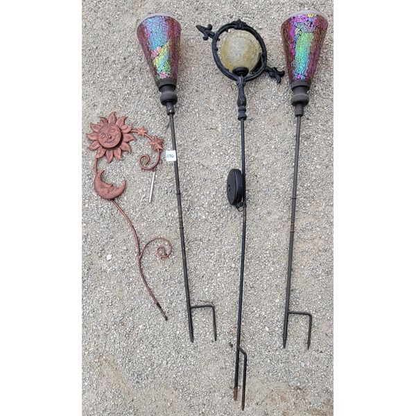LOT OF 4 - GARDEN DECOR