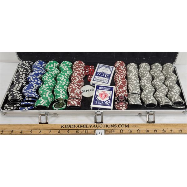 POKER SET W/ CASE