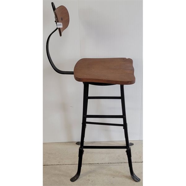 ADJ BAR STOOL