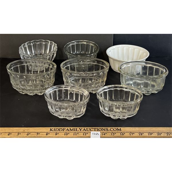 LOT OF 8 - GLASS JELLO MOLDS
