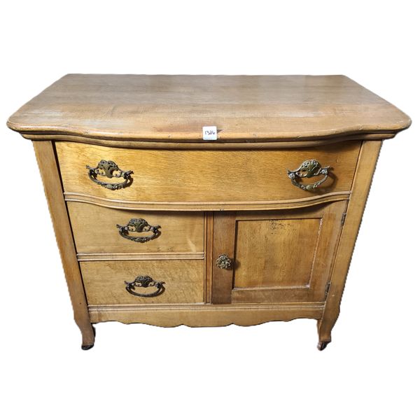 PINE ENTRY TABLE ON CASTERS