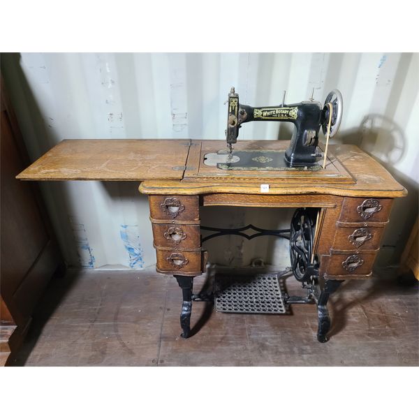 WHITE ROTARY SEWING MACHINE W/ TABLE
