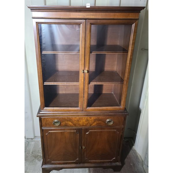 KNETCHEL QUALITY FURNITURE CHINA CABINET
