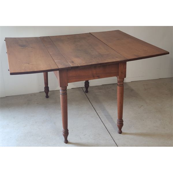 DROP LEAF PINE TABLE 