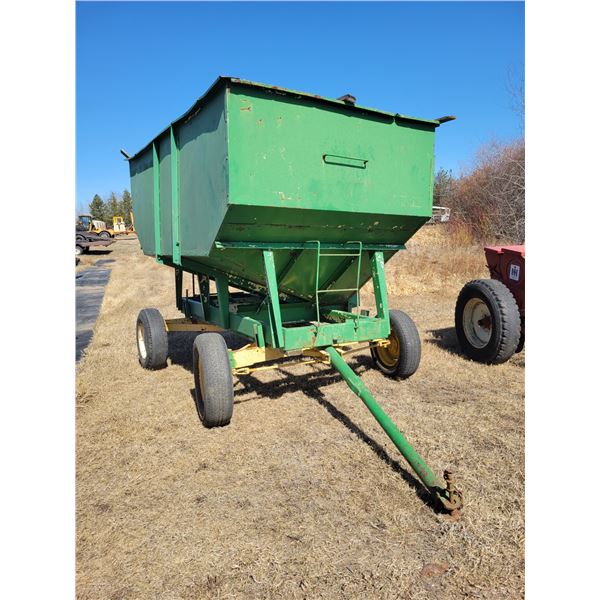 Green gravity wagon, approx. 200-250 BU capacity