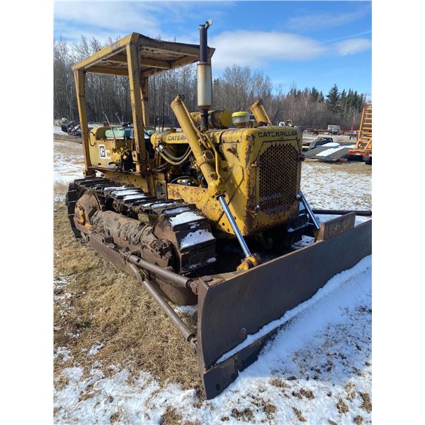 CAT D4D, 10 ½ ft blade, direct start, 16” pads, Aux hyd., SN. 78A5769, Good running order, 
